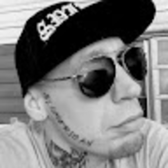 Meet your Posher, Jed - Picture 1 of 2